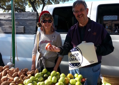 Deep Irving Market Day with Lorraine and Don at Vegetable Stand